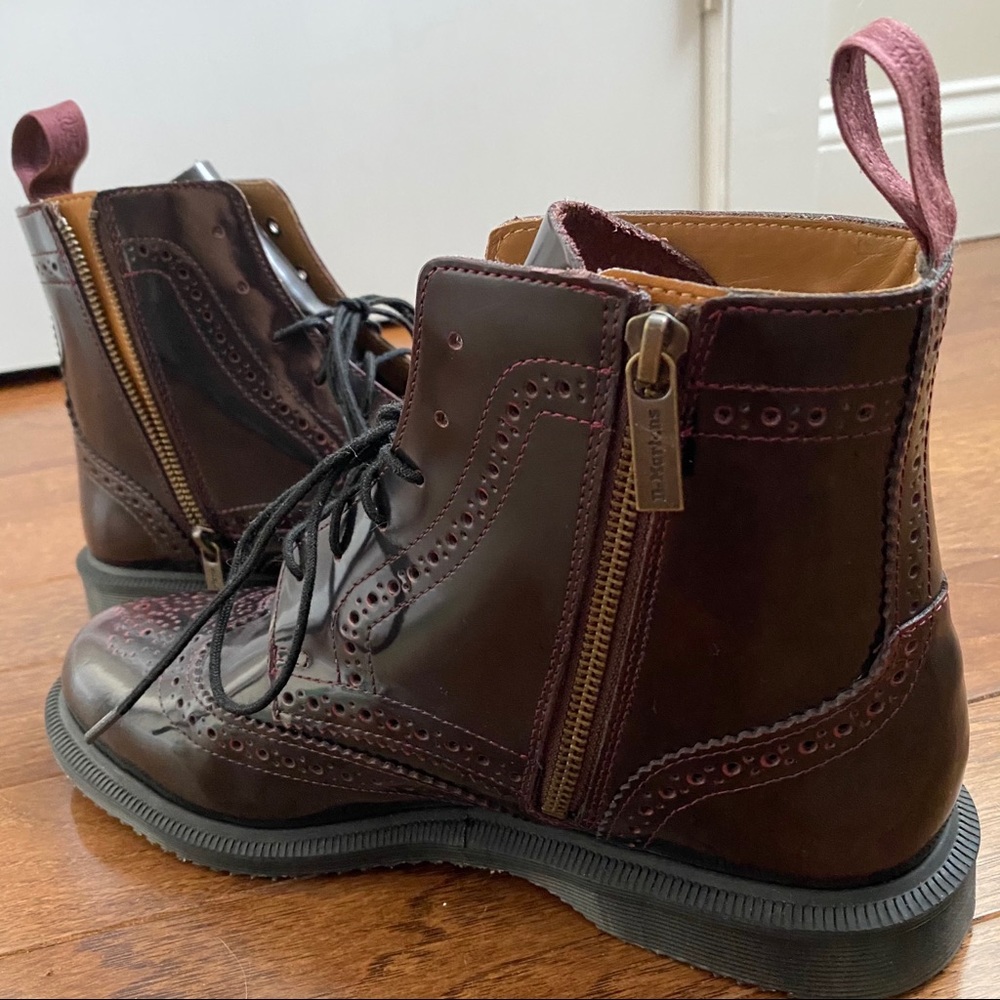 Dr. Martens Delphine Brogued 6-Eye Boot Size 9